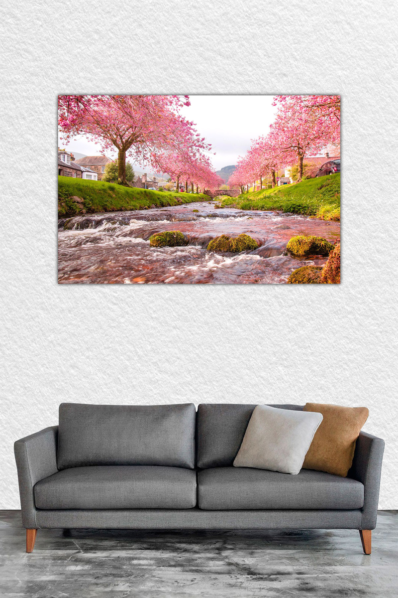 Pembe Ağaçlar ve Kanal Desenli Dijital Baskılı Kanvas Tablo